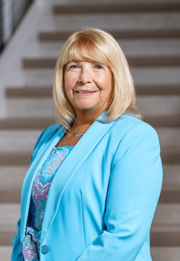 Headshot of Sharon Warner